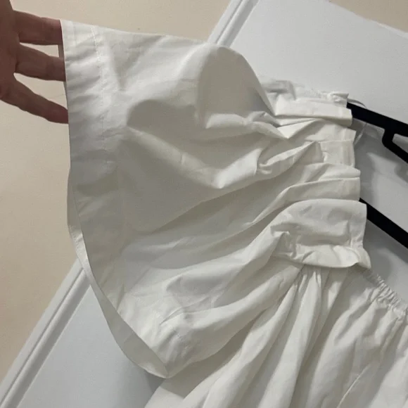 Chic White Blouse with Ruffled Sleeves - Picture 4 of 6